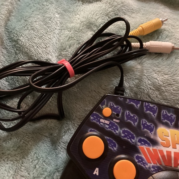 SPACE INVADERS 5-in-1 Plug N Play TV Game by Radica - Picture 3 of 6